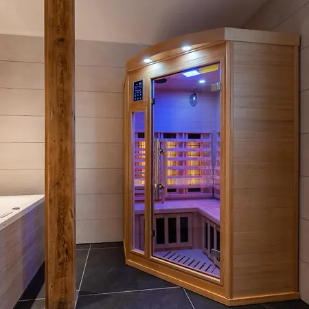 Maison d'hôtes Geraniums Et Neige Fraiche, Avec De Gamme, Balneo Massante Et Sauna Prives Métabief